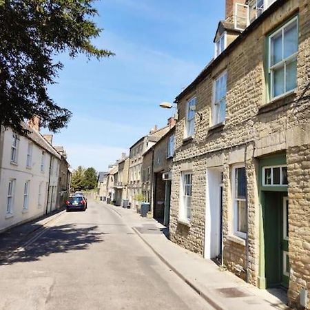 Spacious 1-Bed Apartment With Super King Or Twin In Central Charlbury, Cotswolds Eksteriør bilde