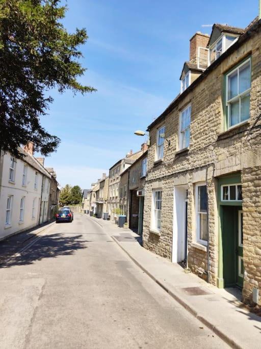 Spacious 1-Bed Apartment With Super King Or Twin In Central Charlbury, Cotswolds Eksteriør bilde