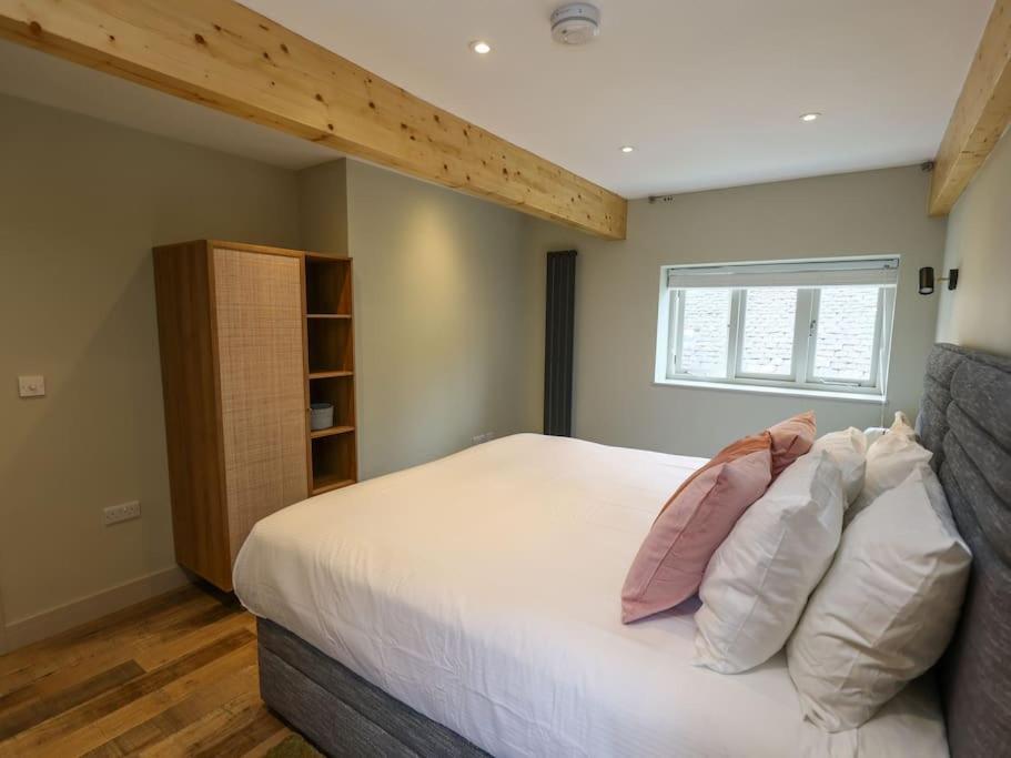 Spacious 1-Bed Apartment With Super King Or Twin In Central Charlbury, Cotswolds Eksteriør bilde