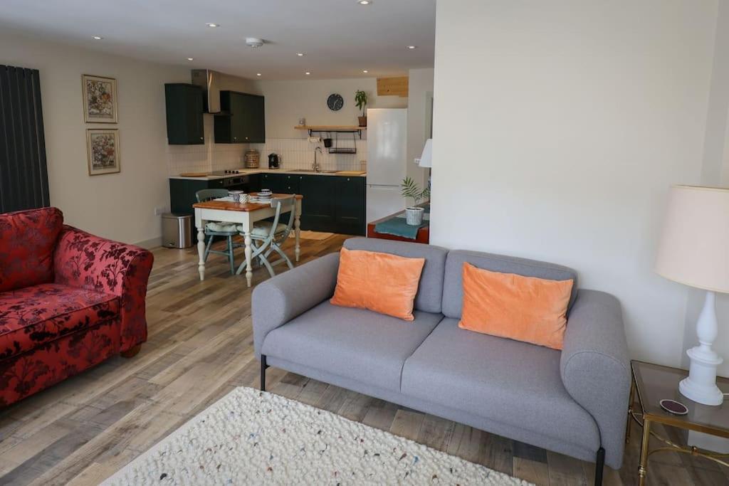 Spacious 1-Bed Apartment With Super King Or Twin In Central Charlbury, Cotswolds Eksteriør bilde